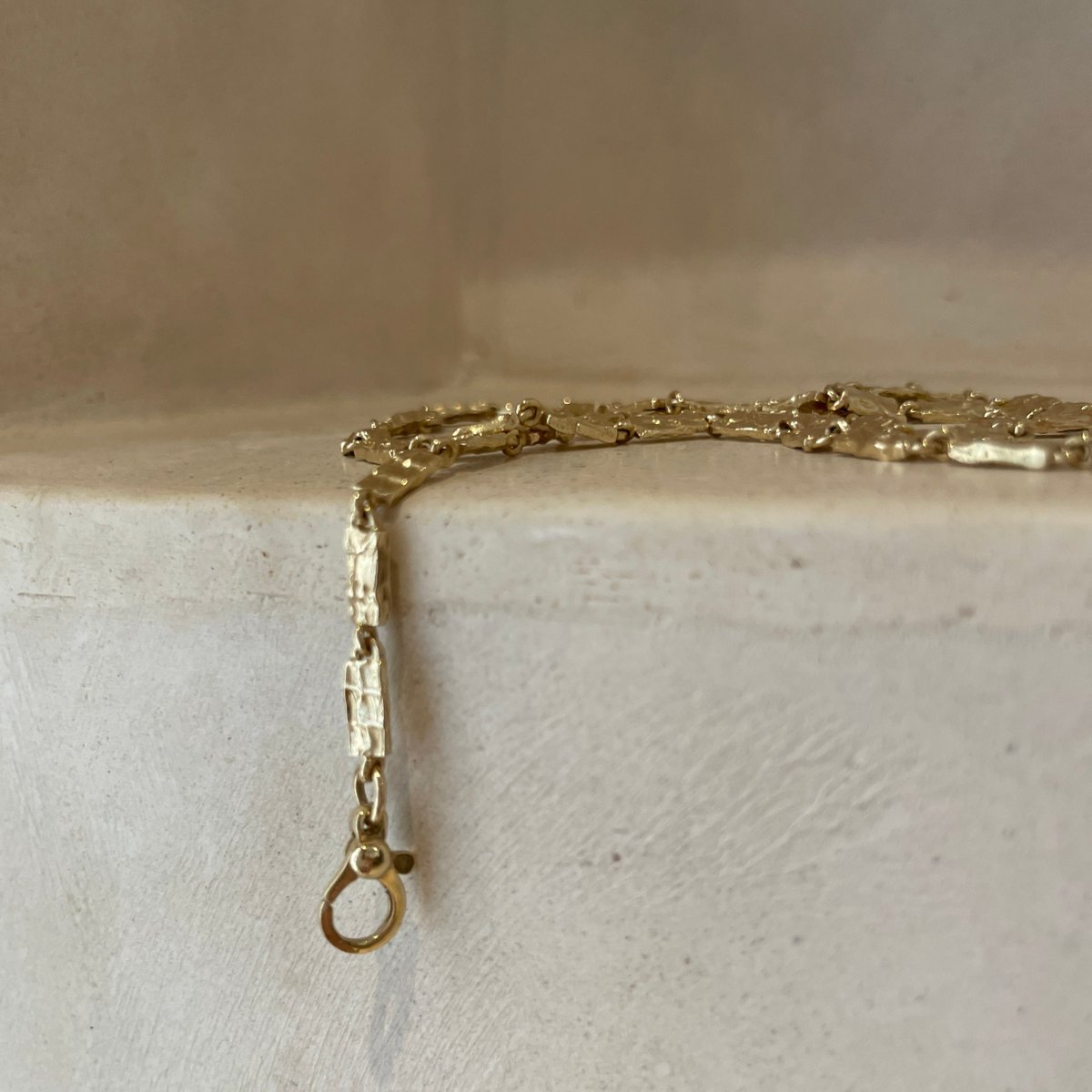 jayelle2222's tweet photo. Discover the new gold chain collection Althea by Megan-Marie at https://t.co/z9lJpZmf0B

 #necklace #necklaceaddict #necklaces #necklacegold #necklacedesign #necklacedesigns #necklacedesigner #designernecklace #designernecklaces #mengoldchain #mennecklace #mensnecklaces #viral https://t.co/Bh9eYS4dtf