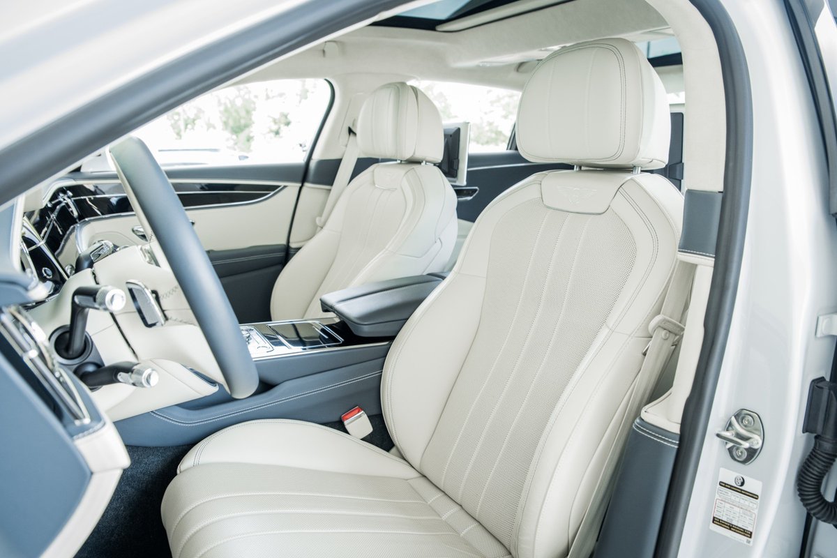 EAGDC's tweet photo. Don't just arrive. Thrive. Enjoy every moment behind the wheel of a pre-owned Bentley Flying Spur W12. 

Available at Bentley Washington D.C. 

#Bentley #FlyingSpur #preownedBentley #W12engine https://t.co/zPzqpAtR2v