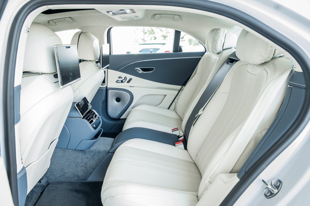 EAGDC's tweet photo. Don't just arrive. Thrive. Enjoy every moment behind the wheel of a pre-owned Bentley Flying Spur W12. 

Available at Bentley Washington D.C. 

#Bentley #FlyingSpur #preownedBentley #W12engine https://t.co/zPzqpAtR2v