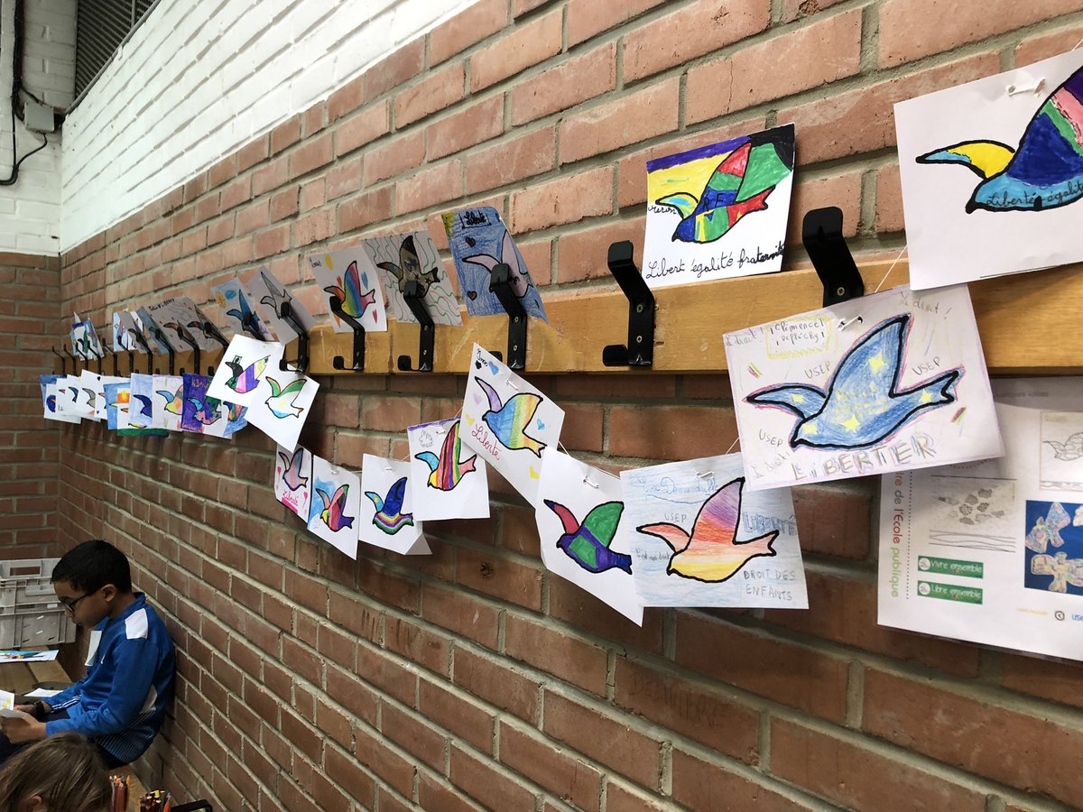 USEP62's tweet photo. #RencontreUSEP #RandonneedesDroistdelEnfant #USEPHTS #Laïcité En complément de la rando les enfants vivent une demi-journée d’activités sportifs coopératifs sur lesquels ils sont amenés à faire des choix. Objectif #VIVREensemble..#LIBREensemble Ramener le plus de jetons liberté ! https://t.co/Duw1A7dY1f