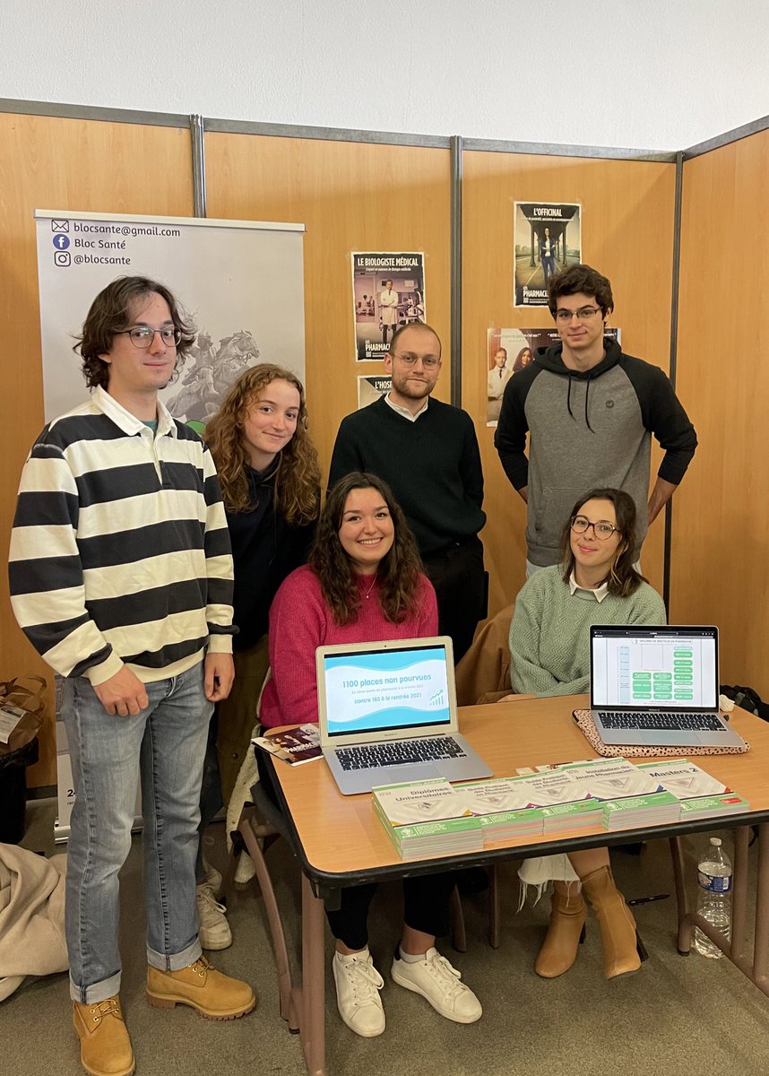 #PdEP | Présent pour @pharma_ANEPF au salon <a href="/studyrama/">Studyrama</a> dans le but de présenter la #filière, les #études et les débouchés de la #pharmacie 💊

👉 Un plaisir de pouvoir représenter la filière et le métier et voir l’ensemble des lycéens intéressés par la #profession