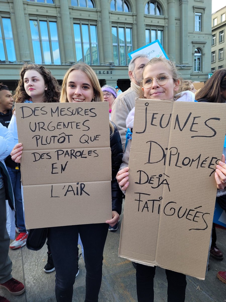 VPOD_Schweiz's tweet image. Für unsere Berufseinsteiger:innen schlagen wir Alarm. Wir wollen, dass sie gute Arbeitsbedingungen vorfinden. Damit sie im Beruf bleiben 
#Pflexit #WirschlagenAlarm