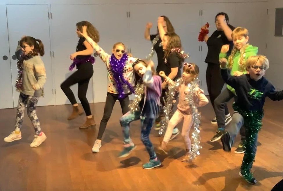 Stagezoneyouth's tweet photo. It may have been raining outside but we were definitely sparkling inside at Carnon Downs this morning!

You were all amazing 🤩 #SaturdayMorning #christmas #December #truro #cornwall #show #performance #sparkle #fun #friends #excited #community #feelingblessed #selfbelief #wow https://t.co/zQyLG97eYK