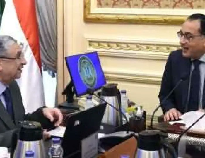 baladnalyoum's tweet photo. الحكومة: مجمع بنبان أكبر محطة طاقة شمسية بأفريقيا والشرق الأوسط
التفاصيل:https://t.co/ENF8DqElgx https://t.co/OmAUCssgyX