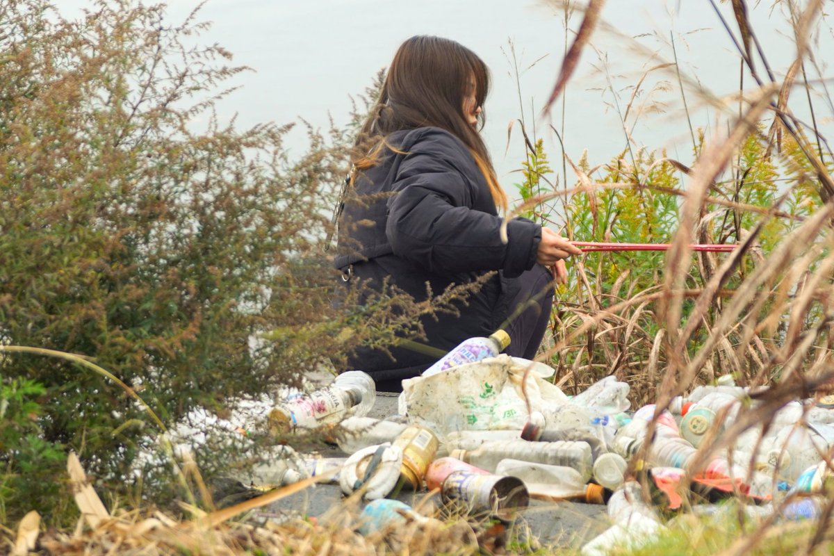 Cleaners0801's tweet photo. 今日は突然ゴミを拾うことになり
荒川上流の方でゴミを拾いました！

ゴミはどんどん溜まるのに
拾う人がおらず、溜まってばかり
想像以上のゴミ量に驚きました

今回は国土交通省荒川上流河川事務所様の方で回収していただけるとのことで、ほんとにありがたいです！

今後もどんどん拾っていきます！ https://t.co/itzxuk59Tl
