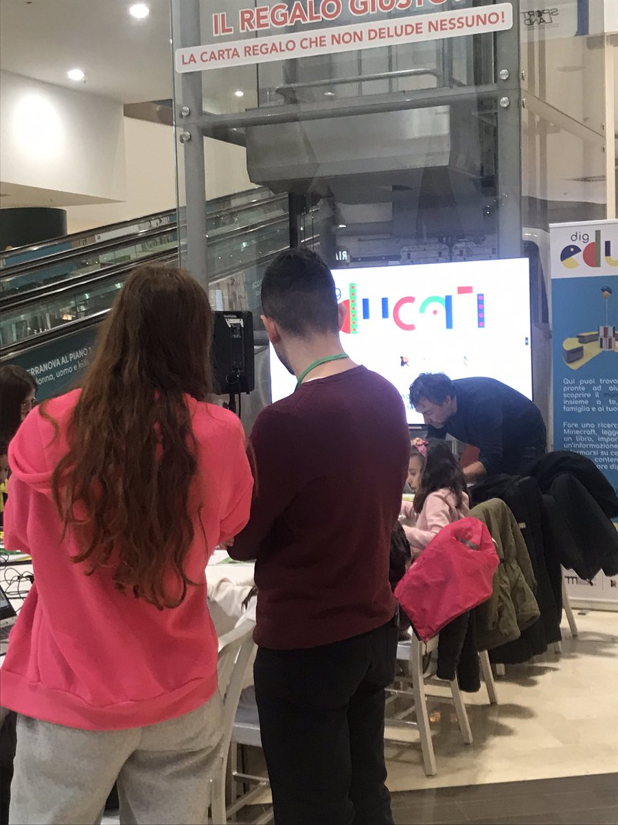 GiuseppeGuerin1's tweet photo. Siamo pronti per il #SocialTour con @webecodibergamo per presentare il progetto #DigEducati al Centro Le Due Torri ! https://t.co/S49rHnjI71