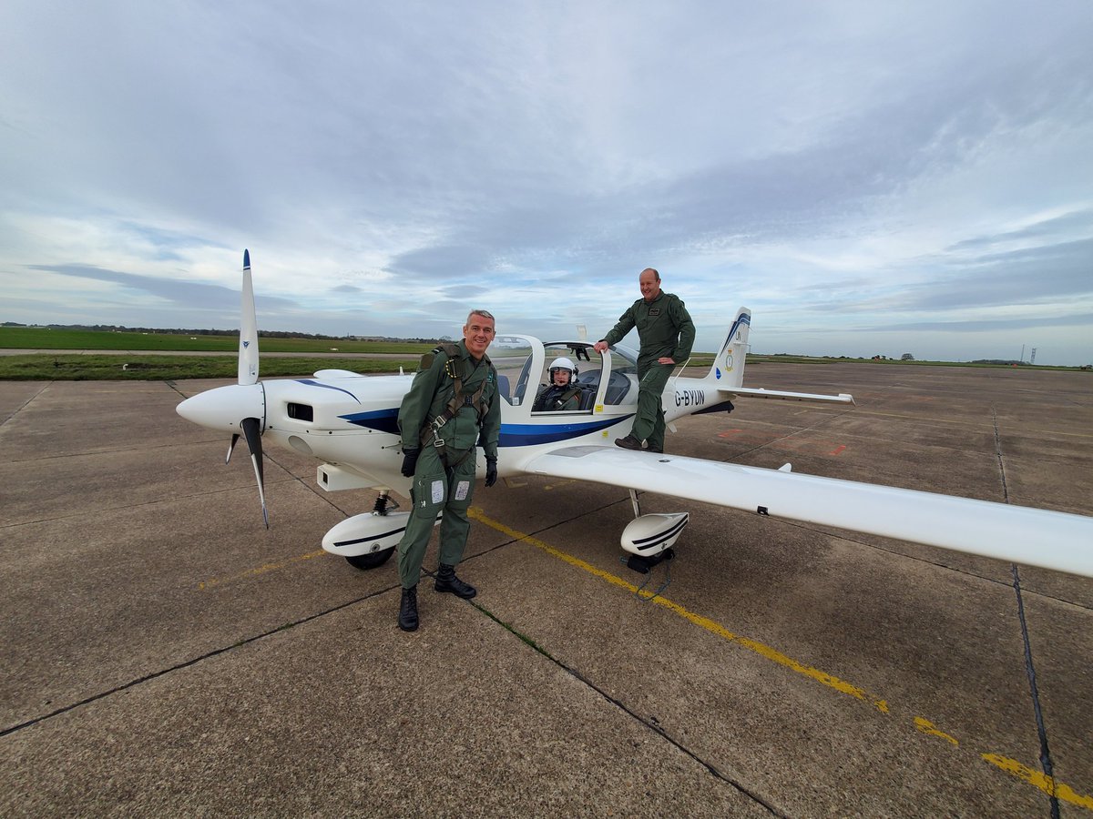 SilentKnightMBE's tweet photo. Unbelievable Air Experience Flying day today for 204 Sqn Air Cadets.  Amazing to see @AOC22Group as the pilot.  A true role model for @aircadets https://t.co/n5MUG17Pag