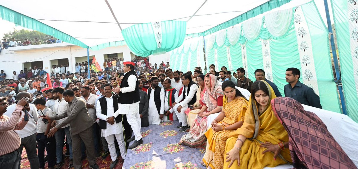 मा. #डिंपल यादव जी ने मैनपुरी विधानसभा के ग्रामीण क्षेत्रों में जनसंपर्क कर बड़े-बुजुर्गों, माताओं-बहनों का स्नेह और आशीर्वाद प्राप्त किया।

#मैनपुरी_लोकसभा_उपचुनाव 
#MainpuriByElection