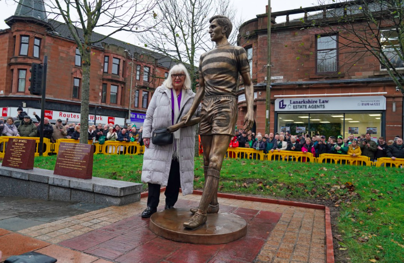 Billy McNeill statue unveiled as Celtic icon remembered in hometown with Lisbon Lion memorial 🎥

bit.ly/3Uavpiq