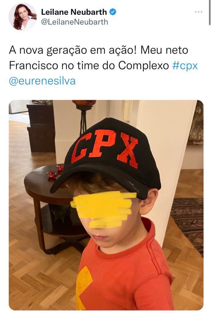 Vovó é uma esquerdista caviar irresponsável que não mede esforços para lacrar, mas eu prefiro esconder o rosto dessa pobre criança…