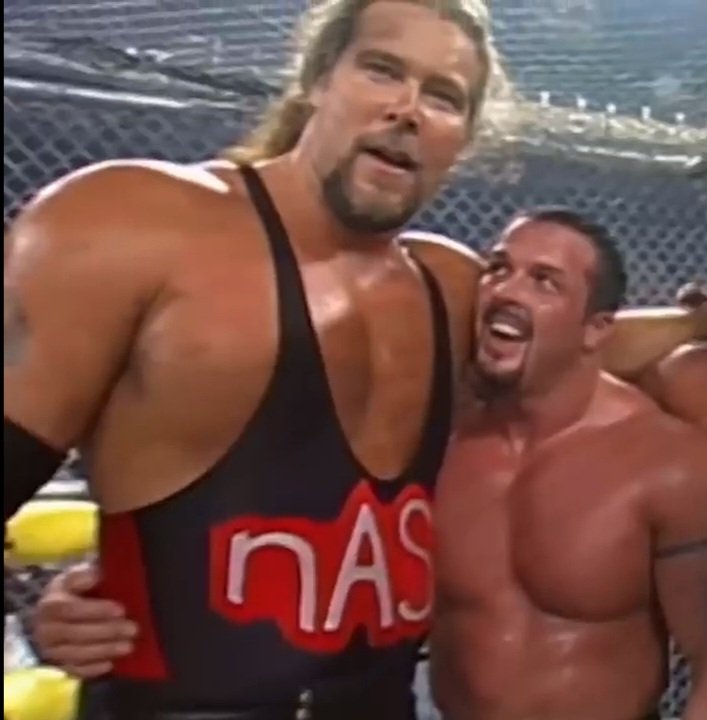 aedoubleview's tweet photo. Find someone who looks at you like Buff Bagwell looks at Kevin Nash.

In the meantime, listed to our pod. https://t.co/KjZJmQgUIv