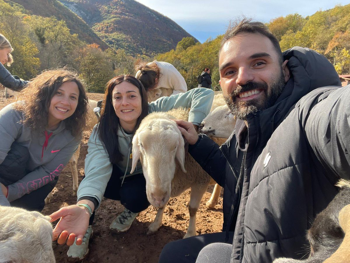 👩‍🎓👨🏻‍🎓 Avui advocats i advocades que formen part de la Comissió de Drets dels Animals del Consell, han visitat <a href="/FSantuarioGaia/">Fundación Santuario Gaia</a> per conèixer de prop la realitat i les necessitats d’aquests espais dedicats a la cura i rescat d’animals de granja descartats per la indústria alimentària