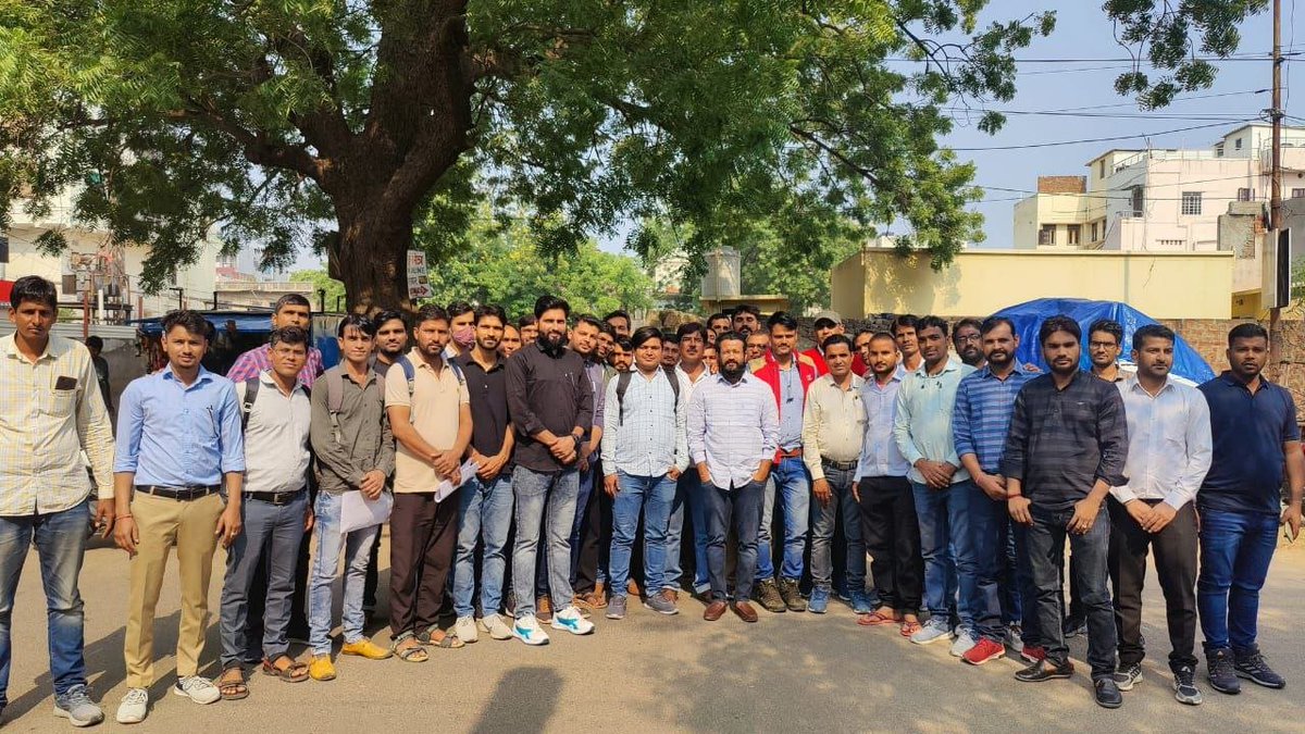 Jitendr90908283's tweet photo. #BCI_में_शिथिलता_दो
@ashokgehlot51 @priyankagandhi @_lokeshsharma @ShashiK_Sharma @artizzzz @RajCMO @IndiraMeena_  @ShakuntalaRavat @pantlp
@DrBDKallaINC @Ved_Solanki1 @GangaDeviINC
 @joginderawana @BaljeetBehror
  @GaneshGINC  @roat_mla  @RamlalMeenaINC  @AapkaMurarilal https://t.co/5taxf8OQtP