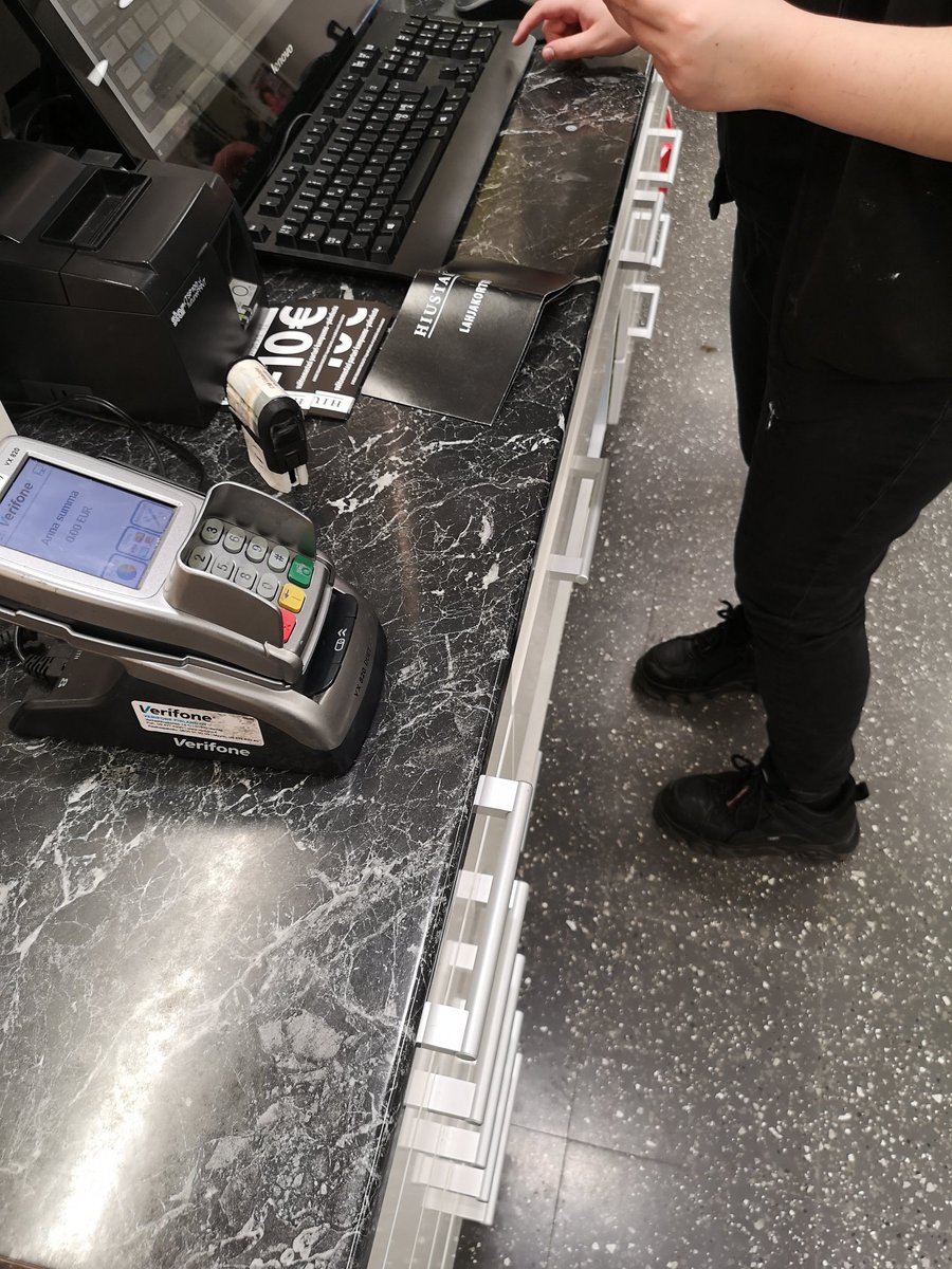 JuhaTenhonen's tweet photo. Maksu lahjakortil ja 10€ alennuskuponki kaupantekijäisinä #eipaha
Kiitos #cm #hiustalo ja Oona S upeasta lopputuloksesta #kyltaaskelpaa #likiihminen #uusitukka https://t.co/GuKQwfEBDx