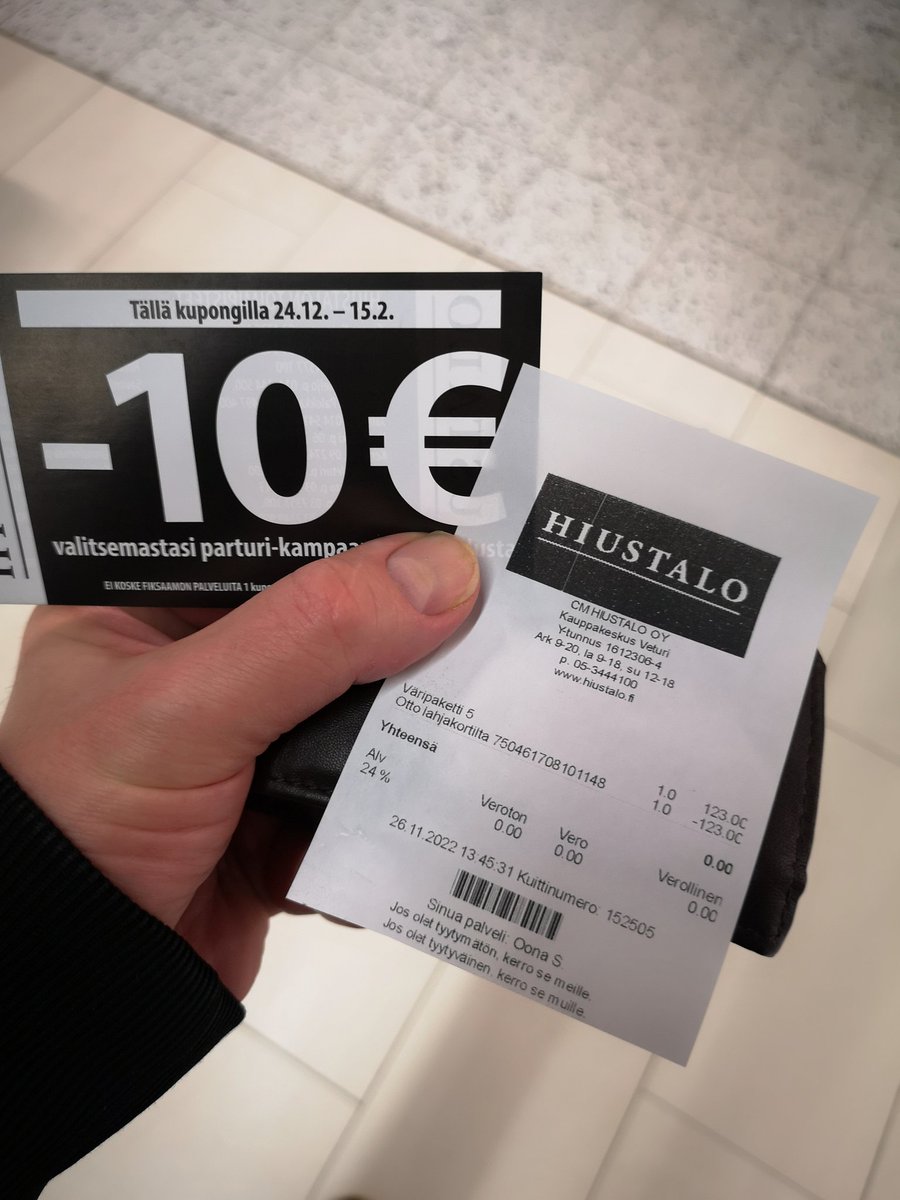 JuhaTenhonen's tweet photo. Maksu lahjakortil ja 10€ alennuskuponki kaupantekijäisinä #eipaha
Kiitos #cm #hiustalo ja Oona S upeasta lopputuloksesta #kyltaaskelpaa #likiihminen #uusitukka https://t.co/GuKQwfEBDx