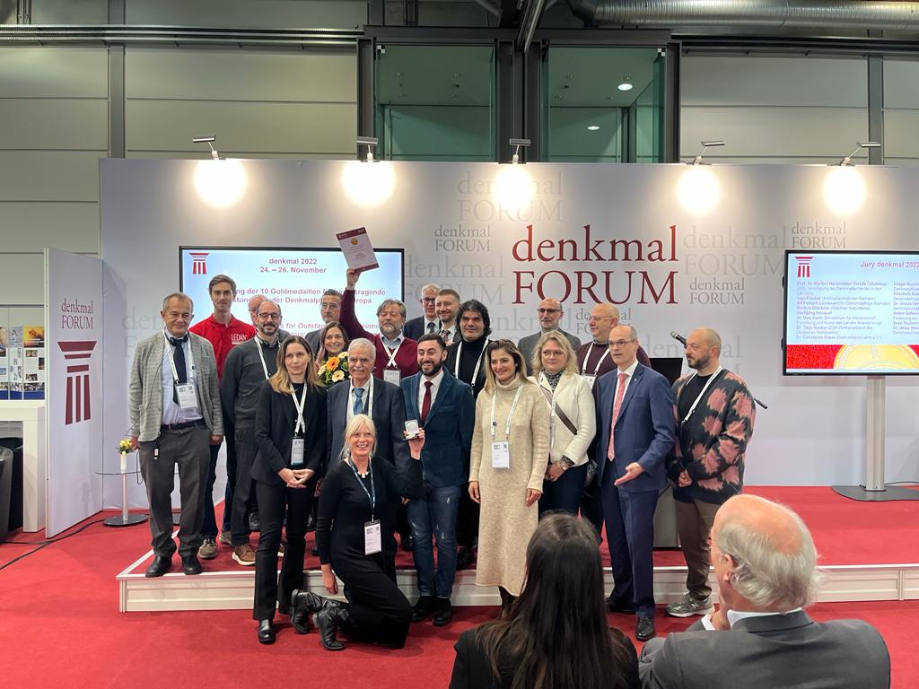 AncientRecent's tweet photo. La @RegioneLazio con @LazioInnova presso la  #denkmal,si aggiudica la medaglia d'oro grazie alla rosa delle imprese #tecnologiche in conservazione del #culturalheritage con #virtualreality #augmentedreality #mixedreality di cui @immersive2 fa parte con il suo Tour Operator https://t.co/mSj6rbLyqi