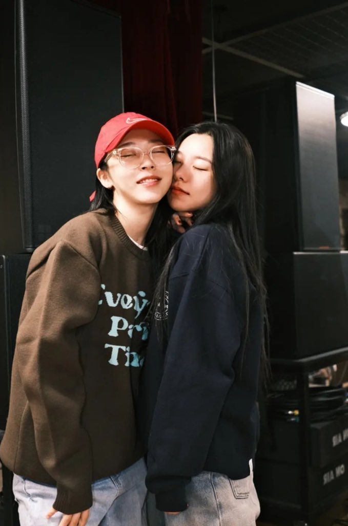 몇 달만에 와서 본 사진이 🚬
행복해보여서 이 할미는 좋아