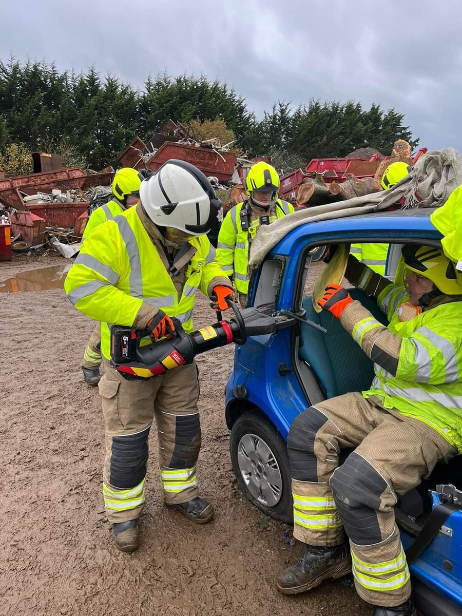 The crew spent this morning at an RTC exercise in Elgin with Lossiemouth, Rothes and Keith crews where we went along to act as casualties. It was great to see how Fire Service operate at road collisions. <a href="/toshie48/">Ewen McIntosh</a> <a href="/willie4268/">Willie Chisholm</a> <a href="/Big_Hendo13/">Davie Hendry</a> <a href="/gordonstoun/">Gordonstoun</a> <a href="/fire_scot/">Scottish Fire and Rescue Service</a>