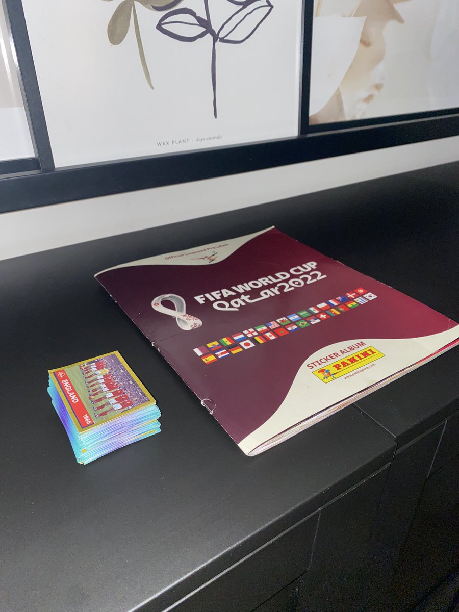 JakeOutram1's tweet image. Big pile of swaps if anyone else is collecting… #QuatarWorldCup2022 Sticker Album