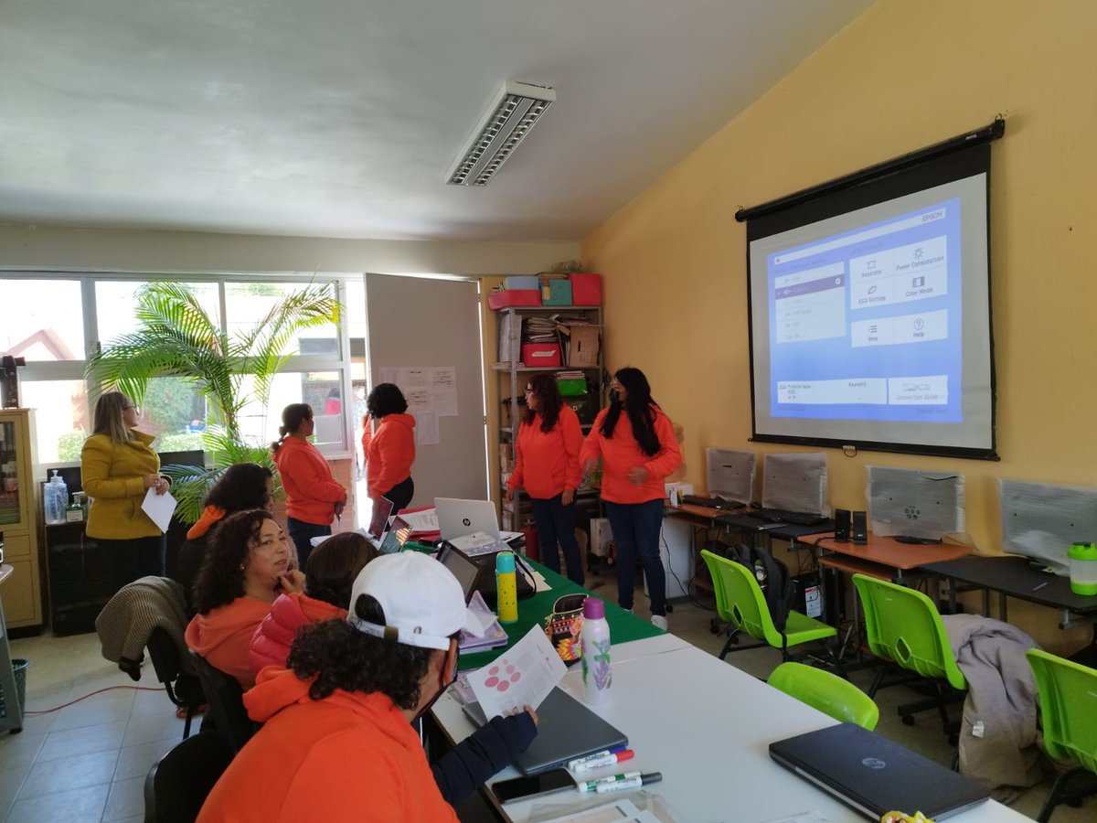 cocosgomez's tweet photo. CAM 72 #Otzolotepec #CTE Segunda sesión, compartiendo nuevos conocimientos en un ambiente cálido y entusiasta @SeducEdoMex @TinocoGRogelio @RebecaSaldaa13 @lucero082 @BereOliRey1 @Itzehl6 https://t.co/5VKCvER6yh