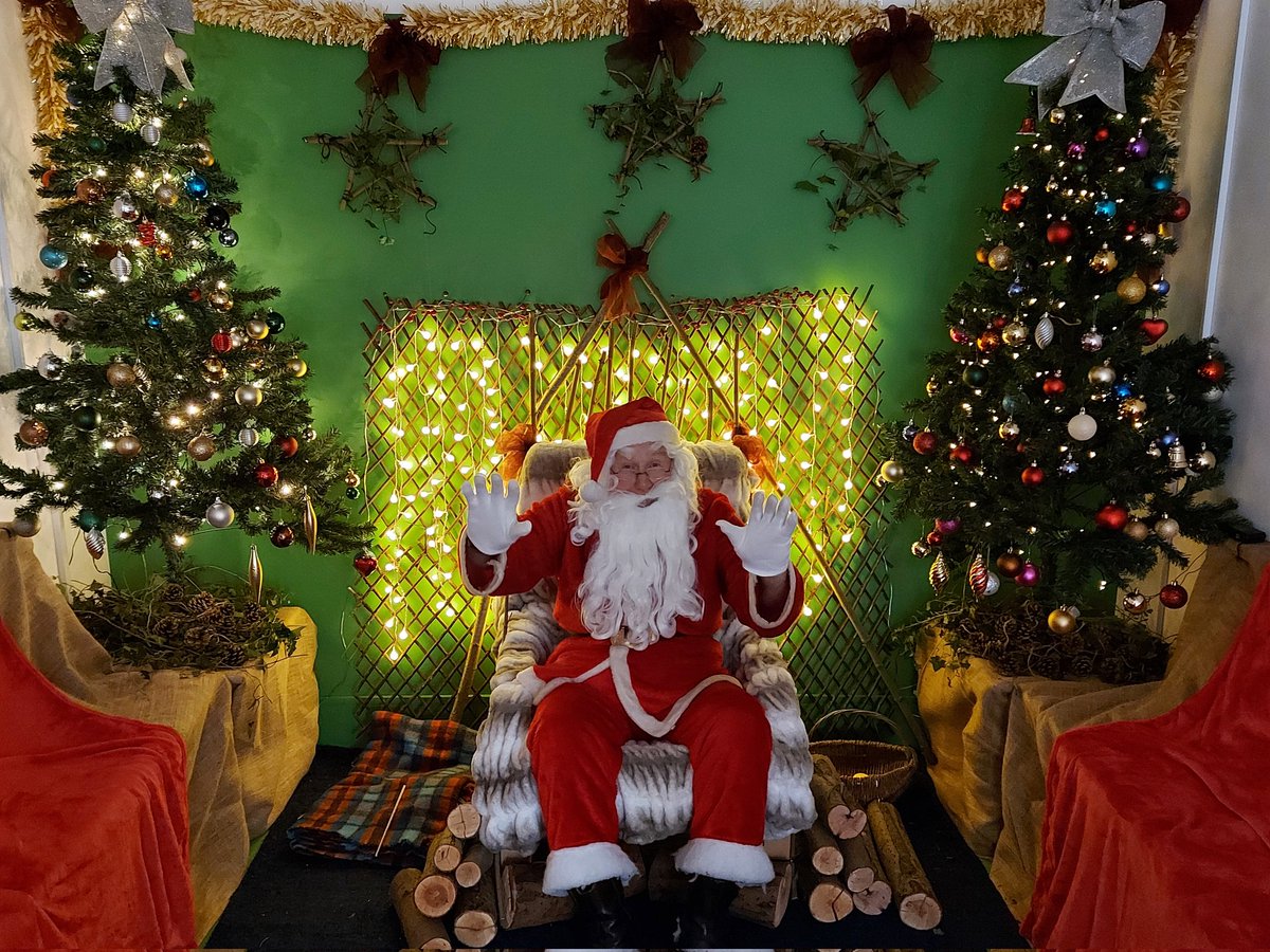 CreswellCrags's tweet photo. Santa came to visit today! We've had a fabulous day greeting all our visitors and seeing so many visit Santa. The big guy will be back with us again tomorrow and we cannot wait!
#Santa #Xmas #visitheritage https://t.co/u0UwyW49CJ