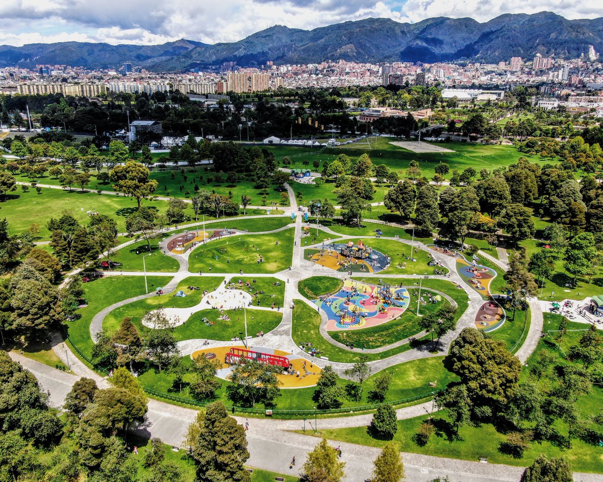 ALPressWC's tweet photo. El Simón Bolívar, primer parque urbano declarado cero carbono en Latinoamérica.
113 hectáreas en #Bogota, visitado por unas 600 mil personas, cada fin de semana. #Colombia https://t.co/wKnAIZ4zfH