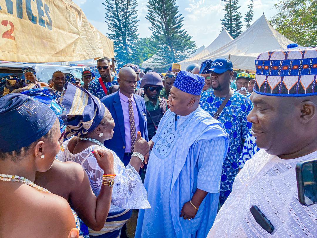 lado_media's tweet image. ALWAYS IDENTIFYING WITH HIS PEOPLE 

ORIGINAL SON OF THE SOIL 

OMO AKESAN BAALE OJA 
#AkesanDay
#IperuDay