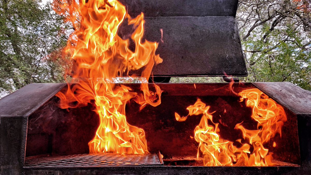 realCAMERALERO's tweet photo. #nowthatsafire #grillin #poblanobaconchickenbombs #foodporn #foodiepics #goodeats #heavenonapaperplate #photoglife🎥 #cameralero #paladin🏴☠️ #whatsnext🏴 #nostickmics #nomicflags https://t.co/OnZ7b9JCr8