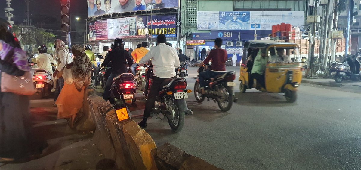 CITIZEN_POLIZE's tweet photo. It's Been #5_Days
Respected @JtCPTrfHyd Can You Please Instruct The Concern Office To Rectify This Situation
Do Need Ful Before It Takes Someone Life...
@hydcitypolice @TelanganaDGP @CPHydCity @HYDTP
Location:- Shah Ali Banda X Rd, Near Rajesh Medical Hall, https://t.co/vSyIeC2EBy
