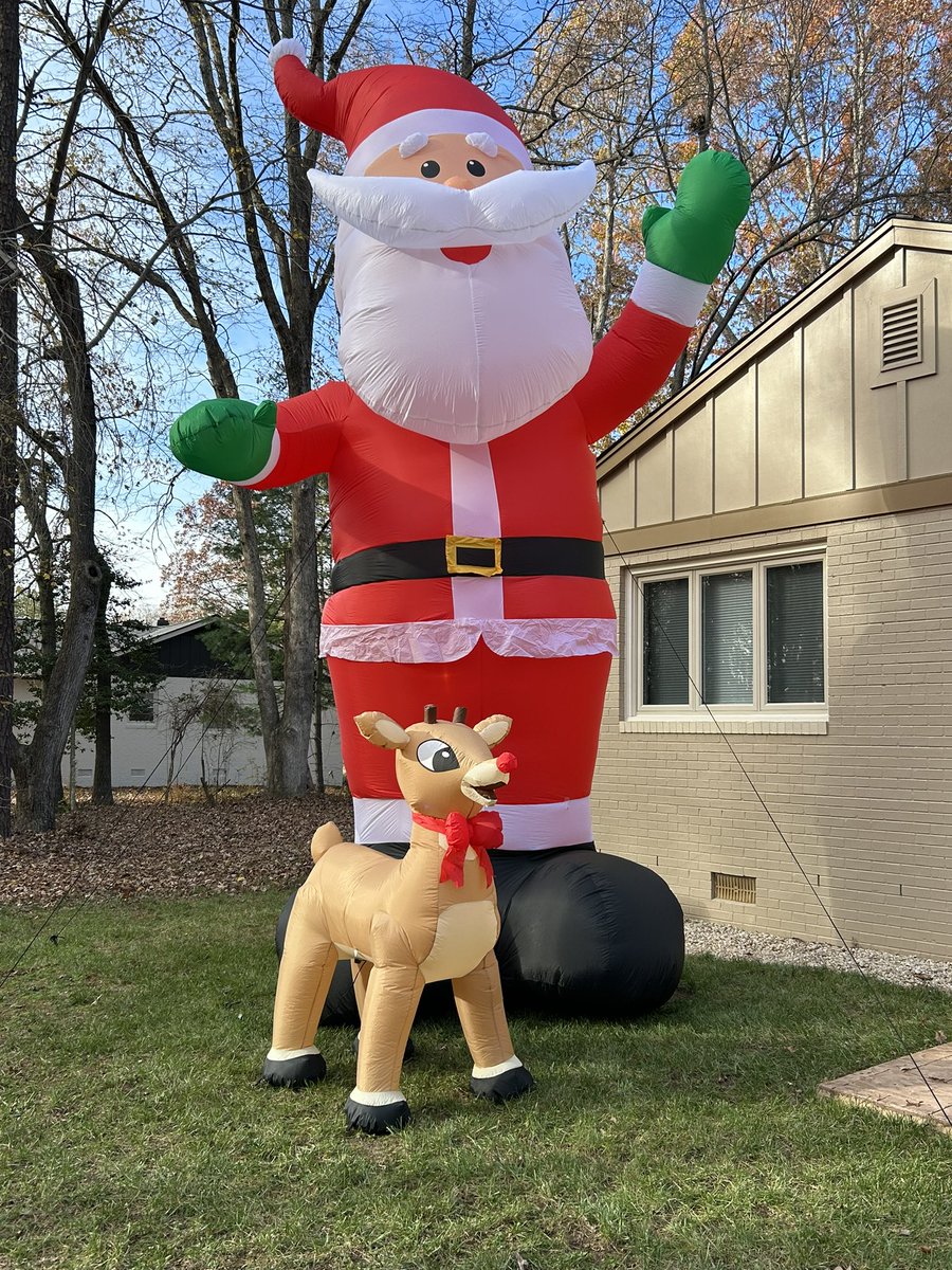 DeniseVerlander's tweet photo. Let the decorating Begin! https://t.co/cPm5B1KAaS