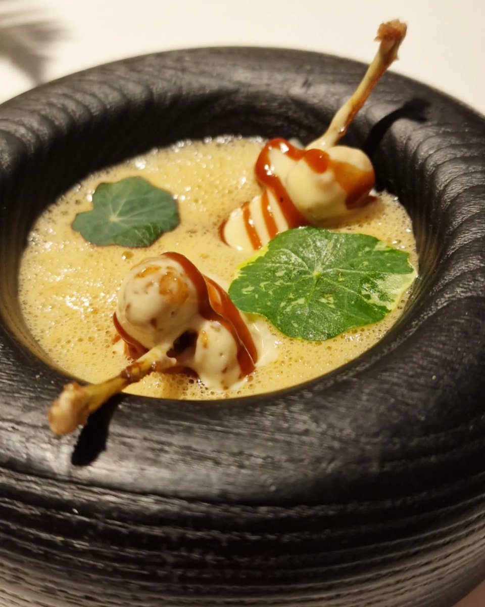 ChemaV's tweet image. #DiverXo es aquí y es ahora, si tienen la oportunidad, no lo duden, acudan! Hay cosas difíciles de describir con palabras, hay que vivirlas. Intentar contarlas o mostrarlas es vano.  
.
#Madrid #toprestaurants #restaurantsmadrid #foodmadrid #michelinrestaurant #worldtopchef