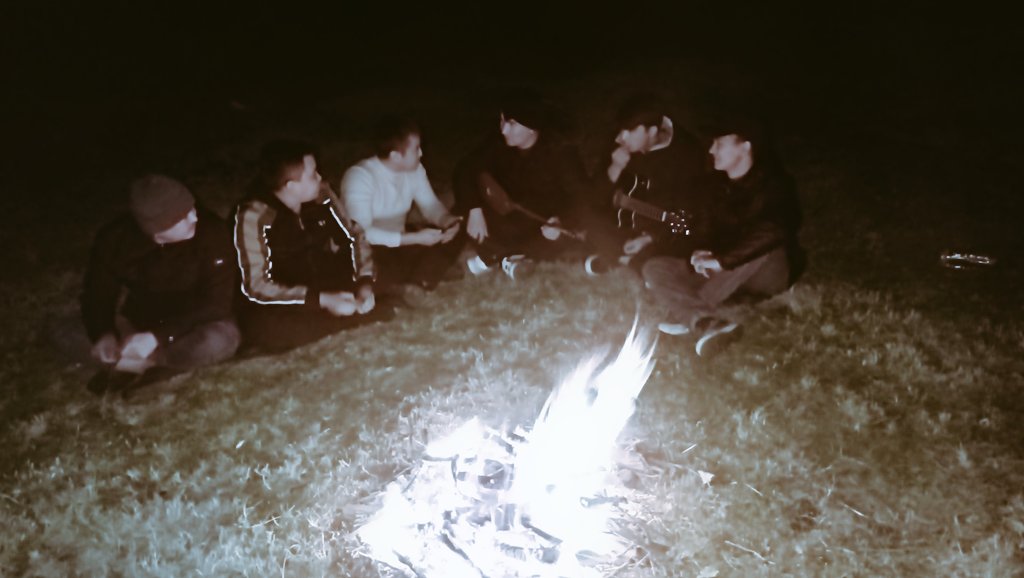 MahkambekP's tweet photo. #Yetakchining_ish_faoliyatidan
#Yoshlar_Yetakchisi 
#Live_26_11_2022 
#Yashnobod_yoshlari
🇺🇿26.11.2022 yil kuni Yashnobod tumani Ibrat, TashIsti mahallalari hamkorligida 🔥gulxan atrofida yoshlar oqshomi tashkil etildi. Tadbir davomida turli qoʻshiqlar kuylandi🎤🎸🪕. @AlisherSZ https://t.co/vbUI6ar0XU