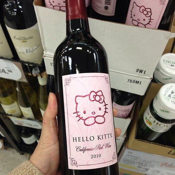 OLHEM QUE LINDO O QUE EU ACHEI. ACEITAM TOMAR COMIGO? HEIN HEIN?