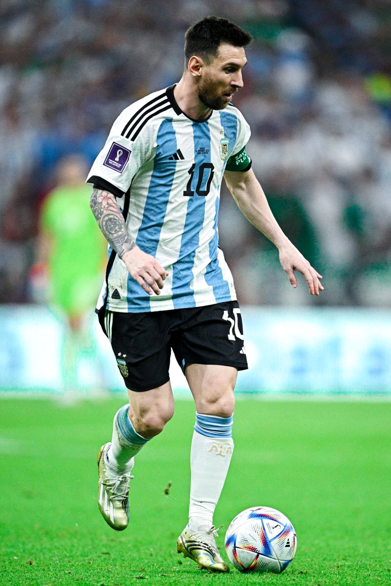 idextratime's tweet photo. ✅️ RESMI: Lionel Messi umumkan pensiun dari tim nasional Argentina setelah dipastikan tersingkir dari Piala Dunia.

#tweetpersiapan https://t.co/wGuV6cmk51