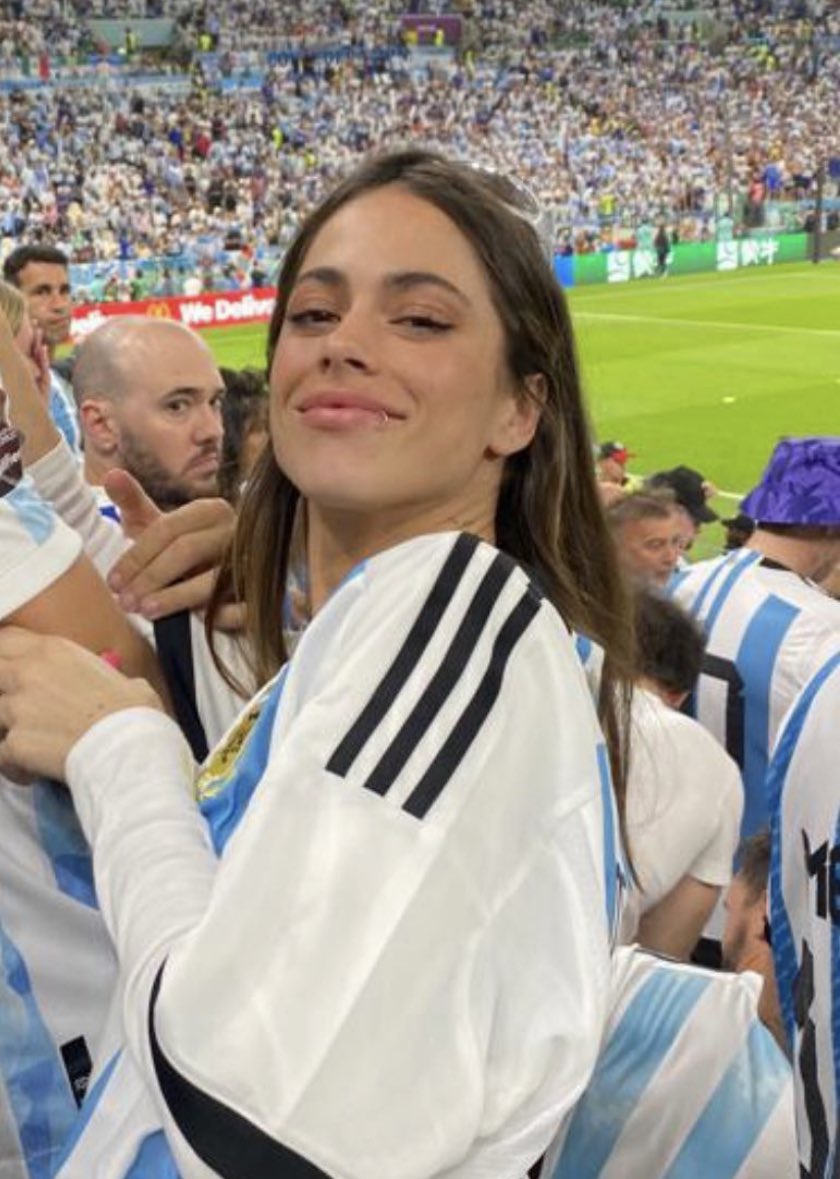 futbolykaos's tweet photo. Hola Tini (?) #TiniTini #depaul https://t.co/L5mCEACvbk