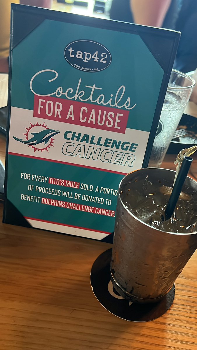 Jessica_JD's tweet photo. #brunch #tap42 #MiamiDolphins #FinsUp #moscowmule https://t.co/ga7rhqxNaX
