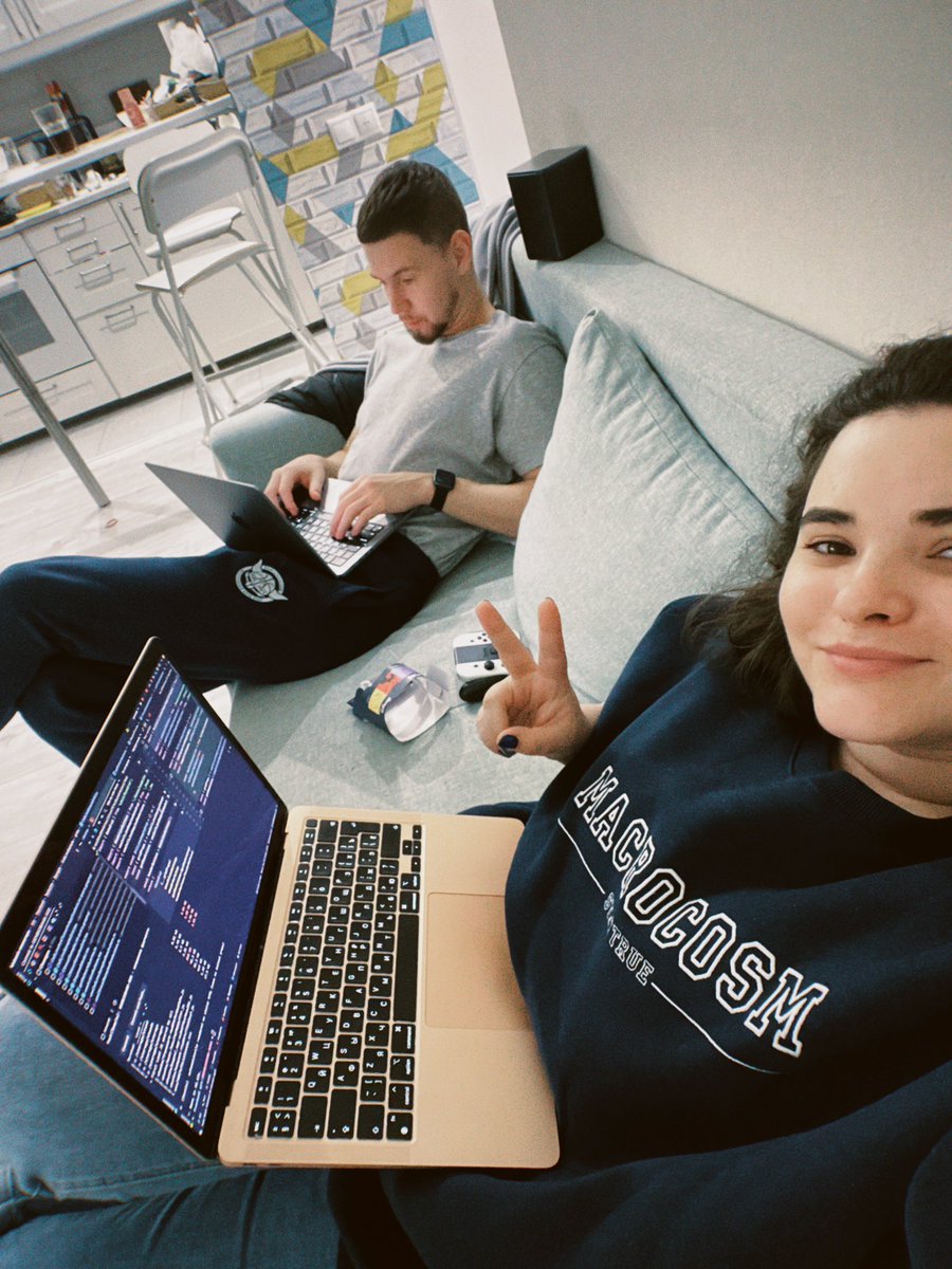 Когда отдали дочку бабушке и можно спокойно в субботу вечером что? Правильно, поработать