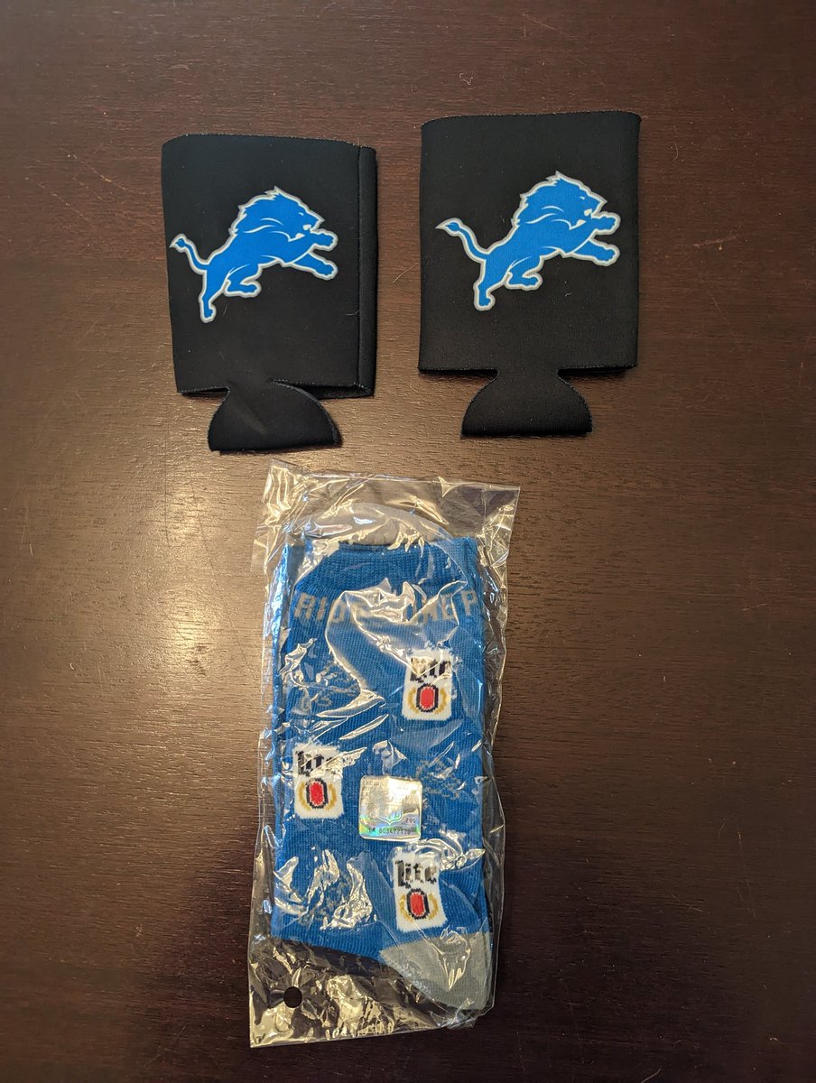 StuMcCallister's tweet image. I was lucky enough to go the Bills/Lions game on Thanksgiving. Got a bunch of @lions swag. I figure a Lions fan would like it more than me. Want em? Do 2 things-

1- RT the post
2- Tag a Lions fan.

I'll pick a winner Mon. #LionsFans #DetroitLions #restoretheroar #Lions