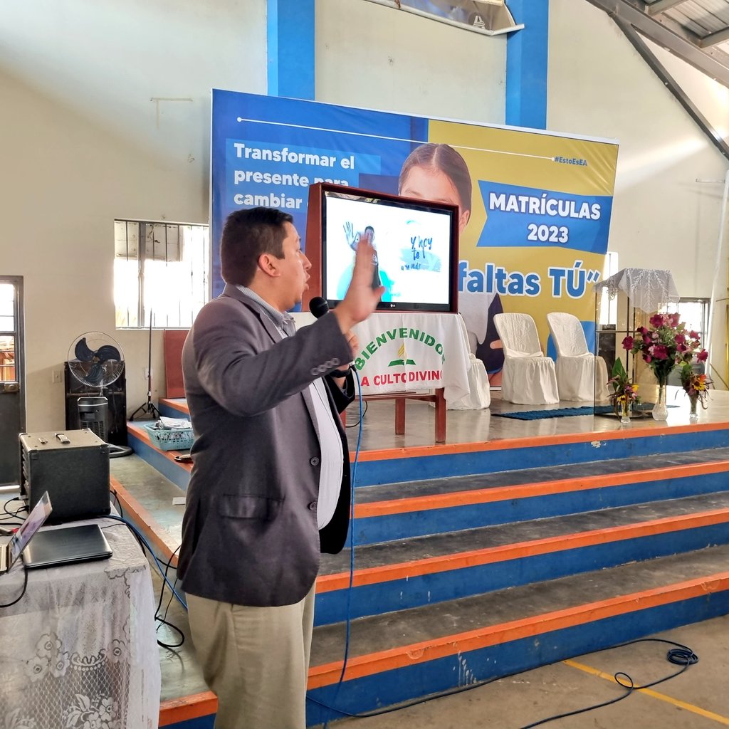 JoseUrciaCarlos's tweet photo. Capacitación de líderes con el pastor Manuel Ruiz Lazo, nos prepararnos para el 2023 #Zona1 #DMUtcubambaC https://t.co/IYYMBlBfvw