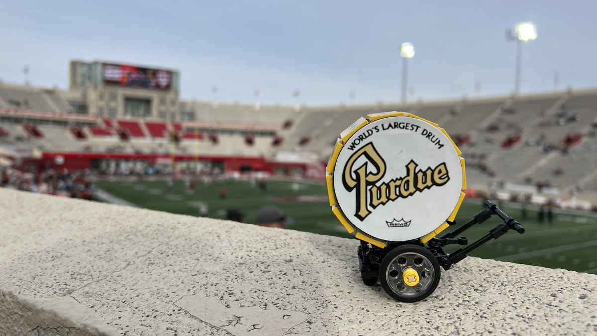 BrianNeudorff's tweet photo. Big Game for the #Boilers - #B1G west on the line & the Bucket #BoilerUp #Purdue #KeeptheBucket #OldOakenBucket #BTFU #LEGO #Hoosiers #iufb https://t.co/e3KmTwWNeK