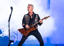 Conversation with Abby Kirlin when I showed her the concert of Metallica in Chicago last July.
Me:  look at James.  Doesn’t he look like a nice grandfatherly guy?
Abby:  he looks really angry….
😂😂😂😂