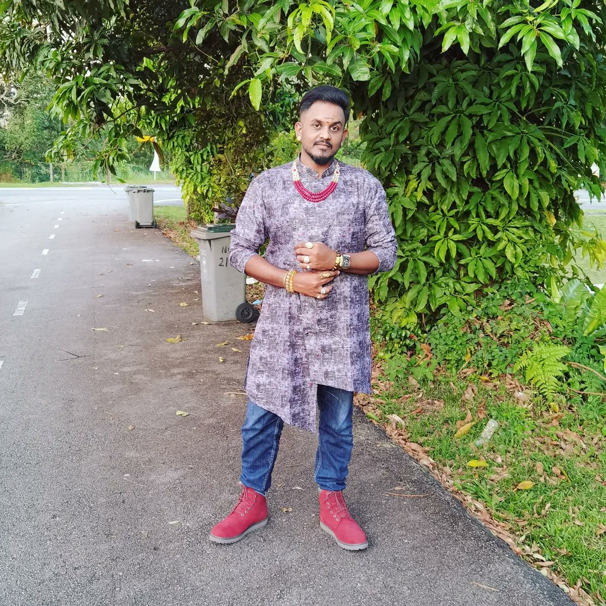 yoga_eswar's tweet photo. Don't be into trends. Don't make fashion own you, but you decide what you are, what you want to express by the way you dress and the way to live. ❤️🤍💙
.
.
.
.
.
#grey #blue #red #dressup #stayhumble #dowhatyoulove #beyou #beunique #menup #goodwibes #goodlife #confidence https://t.co/H83R1MOJOC