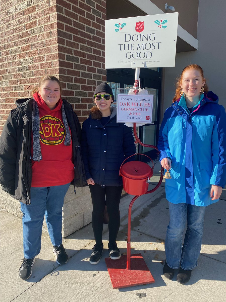 NhsOhhs's tweet photo. Hope everyone had a wonderful Thanksgiving!! Here are some of our German Club and NHS kids bell ringing today!🔔 https://t.co/6wbAKYOiai