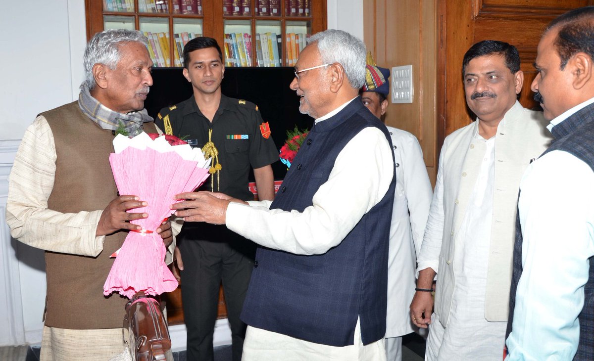SanjayJhaBihar's tweet photo. Attended #ConstitutionDay2022 celebration at Raj Bhawan, Patna hosted by His Excellency Shri Fagu Chauhan, Hon Governor of Bihar.

HCM Shri @NitishKumar and other dignitaries were also present.

#ConstitutionDay #Patna https://t.co/5LgAp5IrCm