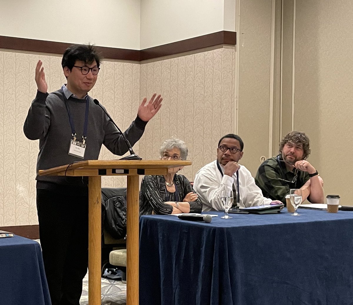 @vox_magica <a href="/rvontha/">Rob von Thaden</a> @lllogannnnn <a href="/MattThiessenNT/">Matthew Thiessen</a> <a href="/SBLStyle/">SBL HandbookofStyle</a> We experimented with Sunday as jeans day! I forgot to take more photos though, eg got one w/@lianemfeldman but missed taking  with <a href="/rebekahjhaigh/">Rebekah J. Haigh</a>. Also: <a href="/MattThiessenNT/">Matthew Thiessen</a> went lumberjack, but if I recall correctly <a href="/ekaputrat/">Ekaputra Tupamahu</a> on the same panel paired jeans w/a crisp white shirt