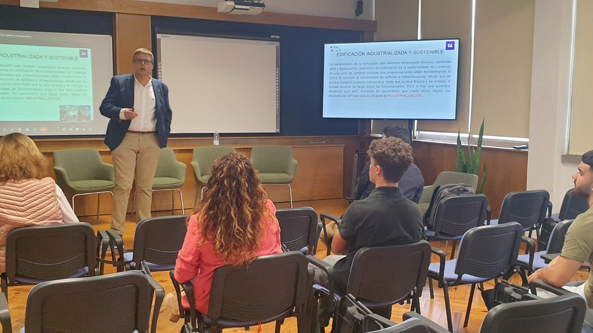 GFedola's tweet photo. #PrefabricadosTeide es ejemplo de buenas prácticas en #CostrucciónIndustrializada para el encuentro de la Cátedra de #MedioAmbiente y #DesarrolloSostenible de la Universidad de La Laguna.
Nuestro compañero Ramón Ripado fue en encargado de compartir la experiencia #TeideModular https://t.co/aMAxHFZRbn