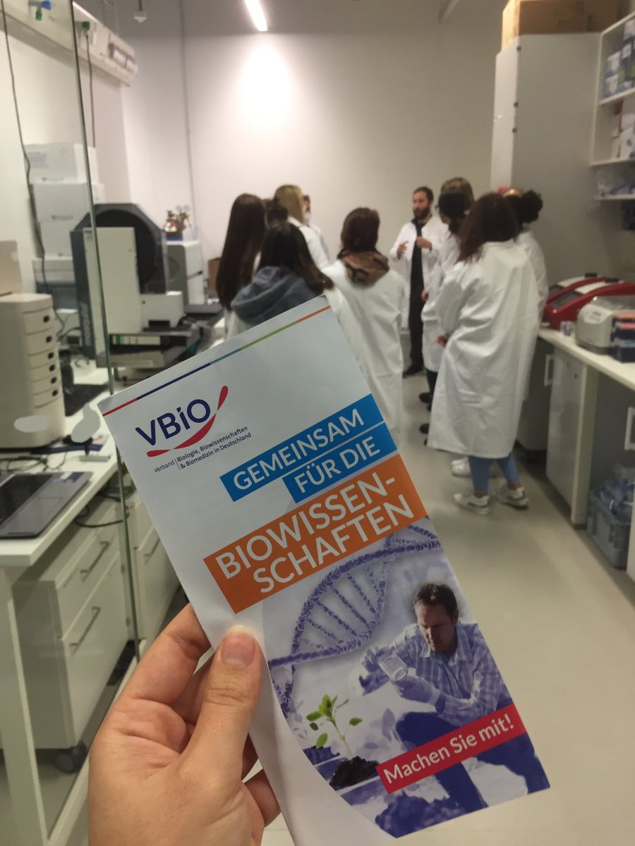 akashef7's tweet photo. Working Saturday passionately for general public and young biologists and teachers 👩🏻‍🏫 🧬 #biologentag @DZNE_de @LabSchultze https://t.co/anY28uMBI8