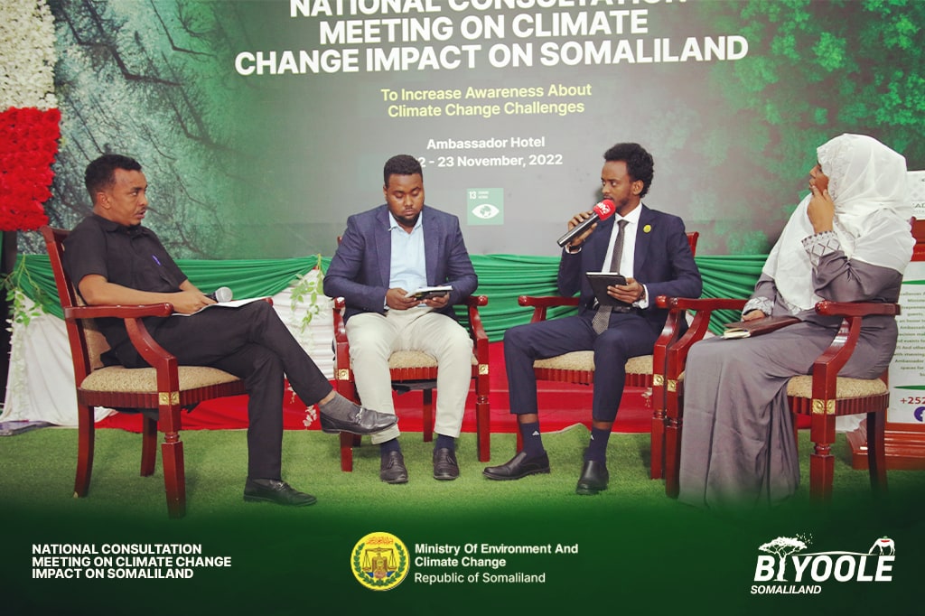 Mo_Abdirashiid's tweet photo. Attended The National Consultation Meeting On Climate Change Impact On Somaliland. Really, as Regional Coordinator Eastern African Countries,@Coy17eg at @IYCM and I am ready to be part of hearing Somaliland's voice deeply particularly, @MOECC_JSL 
#SLClimateActionNow #SDG13 https://t.co/entRAd8UG8
