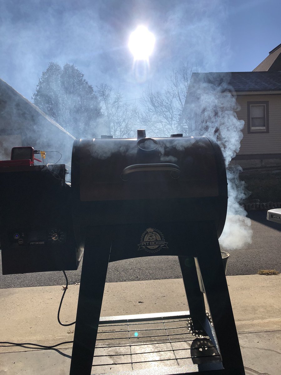 Let that smoke rollllll!!! #PitBoss