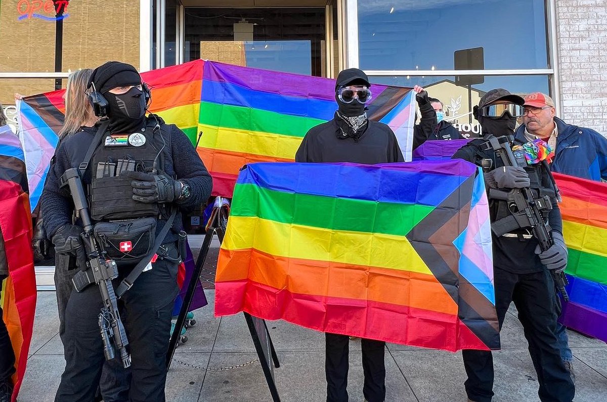 AlbertvonMonaco's tweet photo. Kennen Sie schon die texanische #Tarnsgender #Antifa @EFJBGC ? Diese Antifa-Gruppe wurde wegen hasserfüllten Verhaltens dauerhaft von Twitter gesperrt.🤷♂️ https://t.co/dCd7vCLWGx